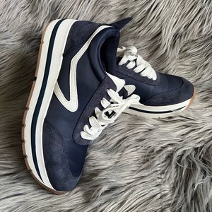 *LIKE NEW* Steve Madden Navy Platform Sneakers (Women’s 8)